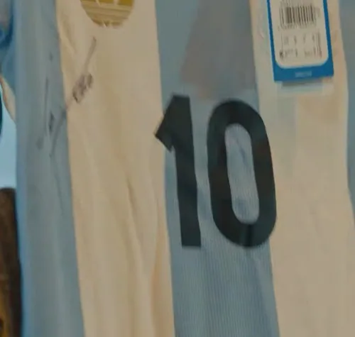 Exposición Rural: subastaron una camiseta de Lionel Messi en $23 millones con un fin solidario